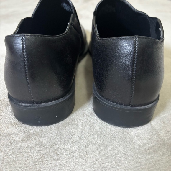 Nine West Woman’s Black Leather Slip-On Shoes Size 7M - Picture 4 of 7